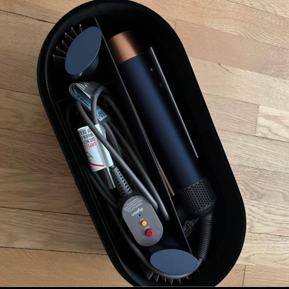 Brand new, never used Dyson air wrap